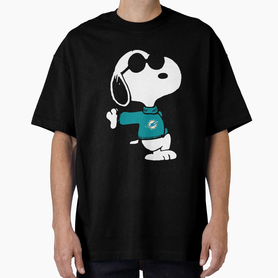 Snoopy Miami Dolphins Football T-Shirt - Streetwear Style Unisex - T-Shirt, Sweatshirt, Hoodie