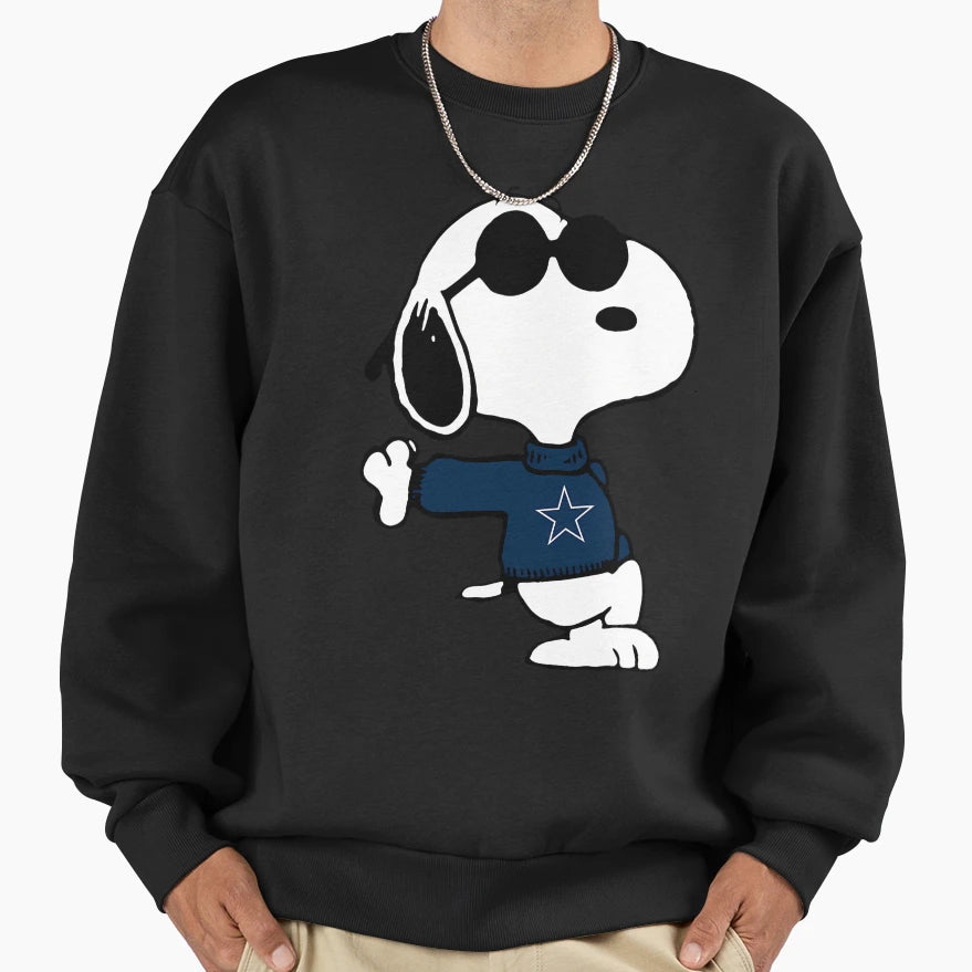 Snoopy Dallas Cowboys Sweatshirt - Novelty Apparel Unisex - T-Shirt, Sweatshirt, Hoodie