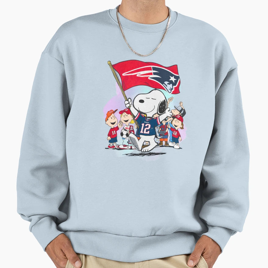 Snoopy New England Patriots Game Sweatshirt - Minimalist Print Men Women - T-Shirt, Sweatshirt, Hoodie