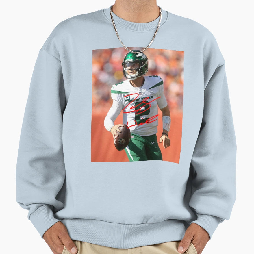 Zach Wilson Trendy Sweatshirt - Minimalist Print for Adults - T-Shirt, Sweatshirt, Hoodie