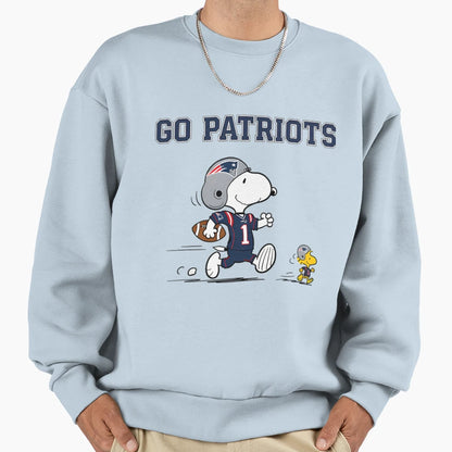 Snoopy Go Patriots Sweatshirt - Casual Everyday Wear Unisex - T-Shirt, Sweatshirt, Hoodie