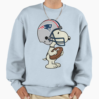 Snoopys New England Patriots Game Day Sweatshirt - Minimalist Print Unisex - T-Shirt, Sweatshirt, Hoodie