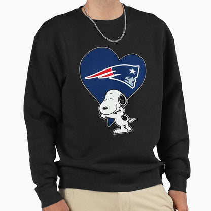 Snoopy New England Patriots Sweatshirt - Unique Graphic for Adults - T-Shirt, Sweatshirt, Hoodie