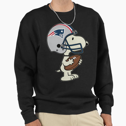 Snoopy New England Patriots Game Sweatshirt - Streetwear Style Men Women - T-Shirt, Sweatshirt, Hoodie