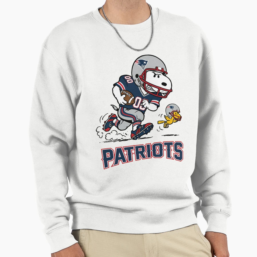 Snoopy And Woodstock New England Football Sweatshirt - Graphic Print Unisex - T-Shirt, Sweatshirt, Hoodie