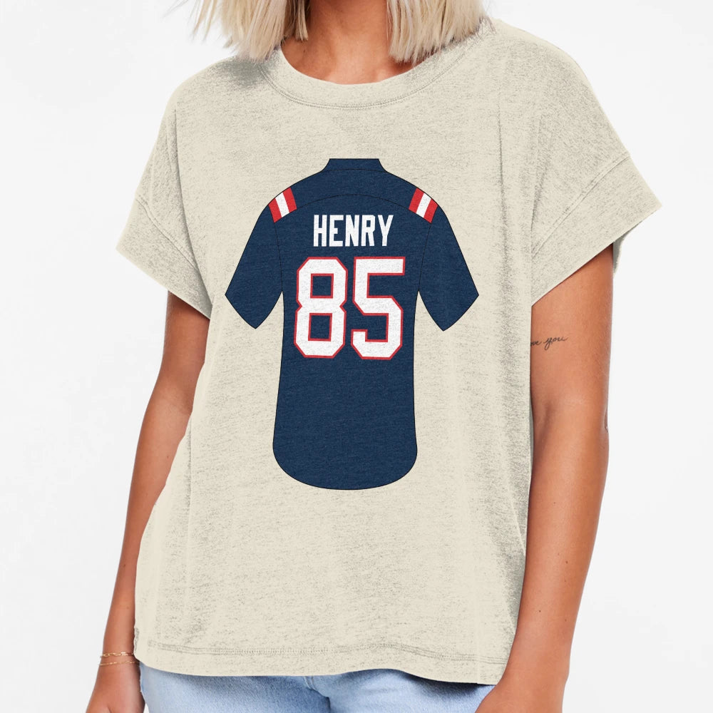 Hunter Henry Jersey Number 85 T-Shirt - Minimalist Print for Adults - T-Shirt, Sweatshirt, Hoodie